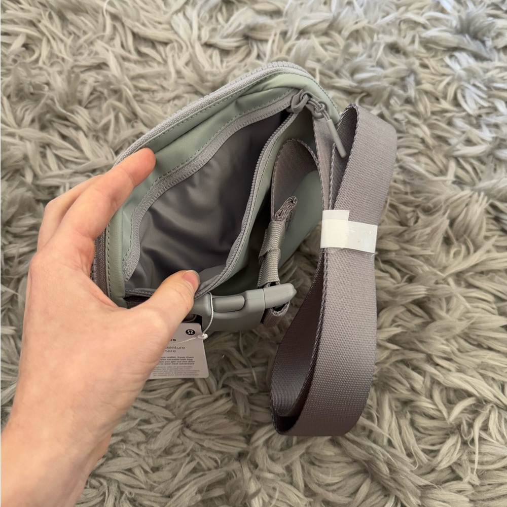 NWT Lululemon Belt Bag - Picture 5 of 6